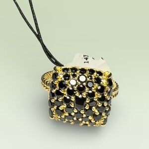 Elegant Gold Cluster Ring